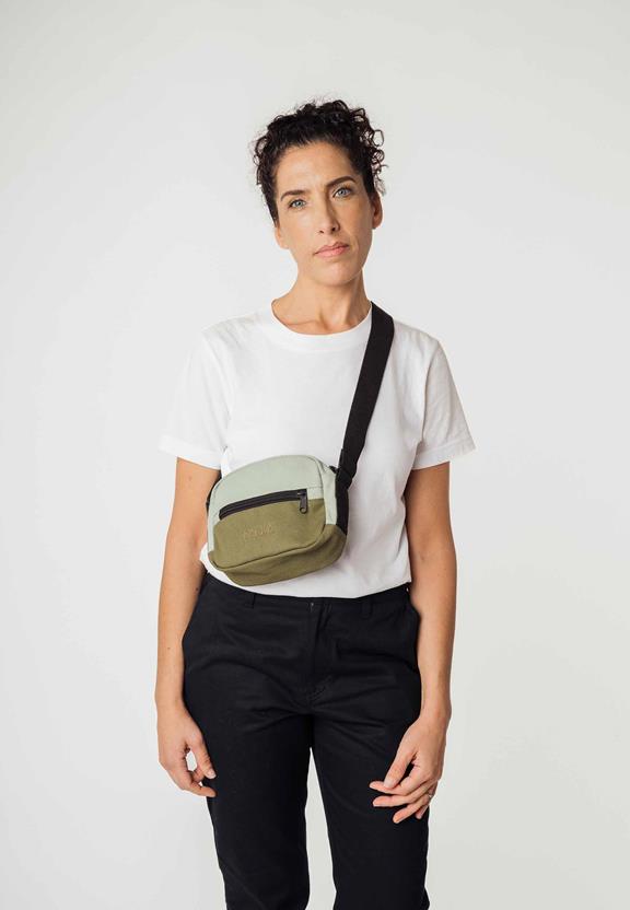 Tas Patni Olijfgroen/ Saliegroen via Shop Like You Give a Damn