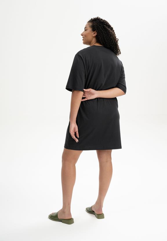 T-Shirtjurk Oversized Baasu Zwart from Shop Like You Give a Damn