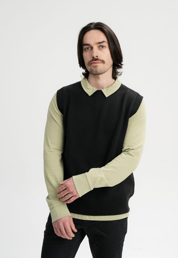 Gebreid Vest Lakesh Zwart via Shop Like You Give a Damn