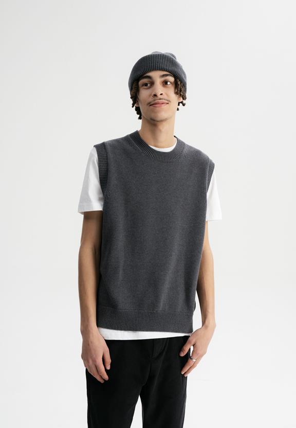 Gebreid Vest Lakesh Antraciet Melange Grijs via Shop Like You Give a Damn