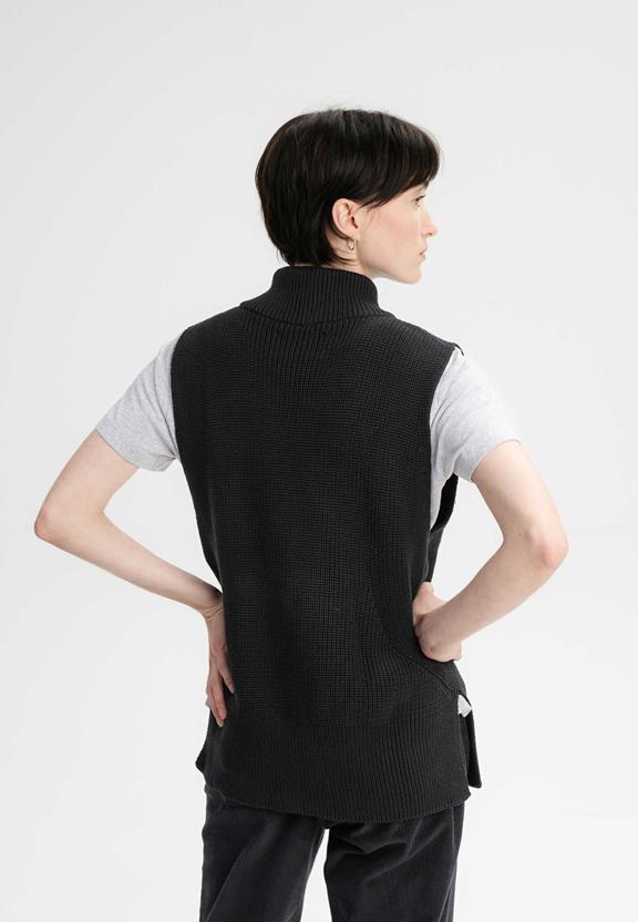 Gebreid Vest Coltrui Gamini Zwart from Shop Like You Give a Damn