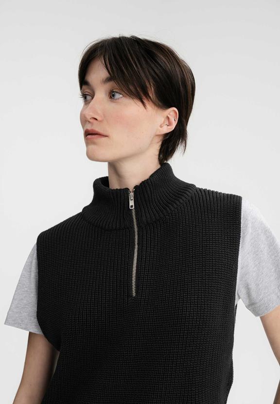 Gebreid Vest Coltrui Gamini Zwart from Shop Like You Give a Damn