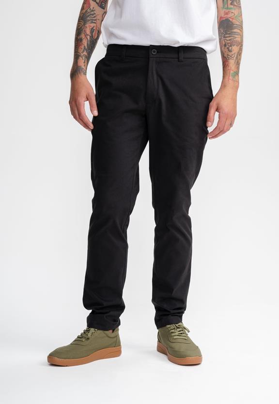 Chino Broek Regular Fit Ranjith Zwart via Shop Like You Give a Damn