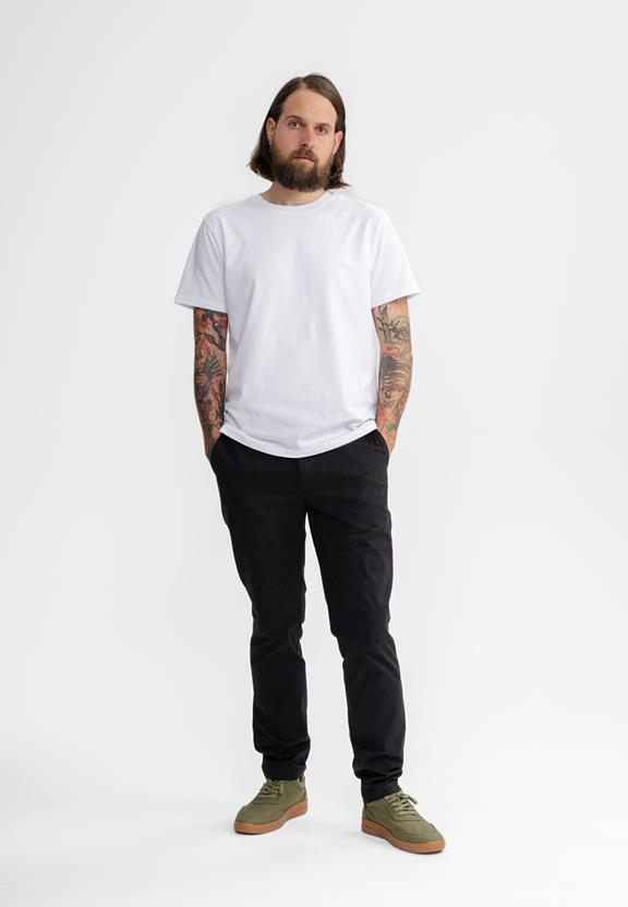 Chino Broek Regular Fit Ranjith Zwart from Shop Like You Give a Damn