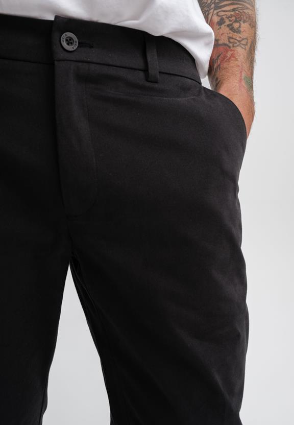 Chino Broek Regular Fit Ranjith Zwart from Shop Like You Give a Damn
