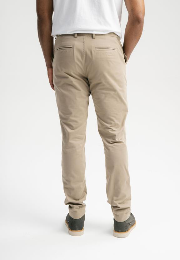 Chino-Broek Regular Fit Ranjith Koriander Beige from Shop Like You Give a Damn