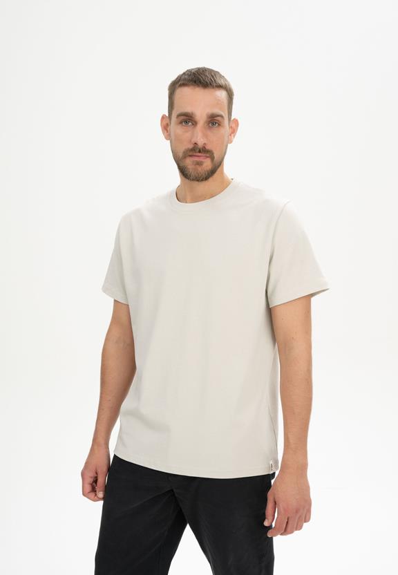 T-Shirt Heavy Pravin Berk Beige via Shop Like You Give a Damn