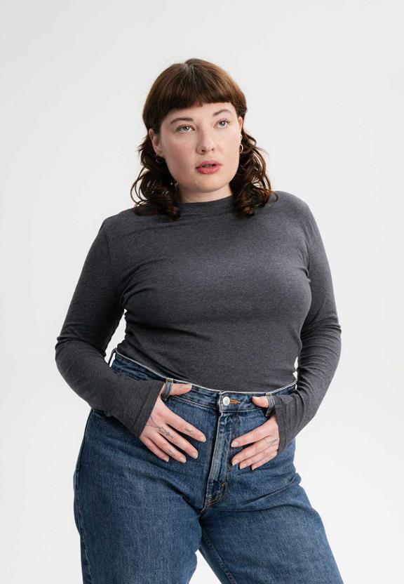 Shirt Basic Lange Mouw Dhivya Antraciet Melange Grijs via Shop Like You Give a Damn