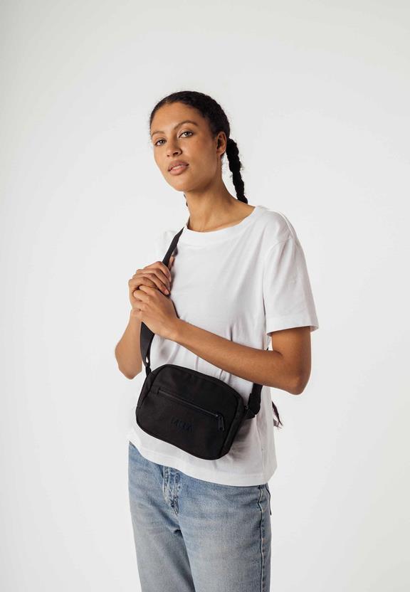 Tas Patni Zwart via Shop Like You Give a Damn