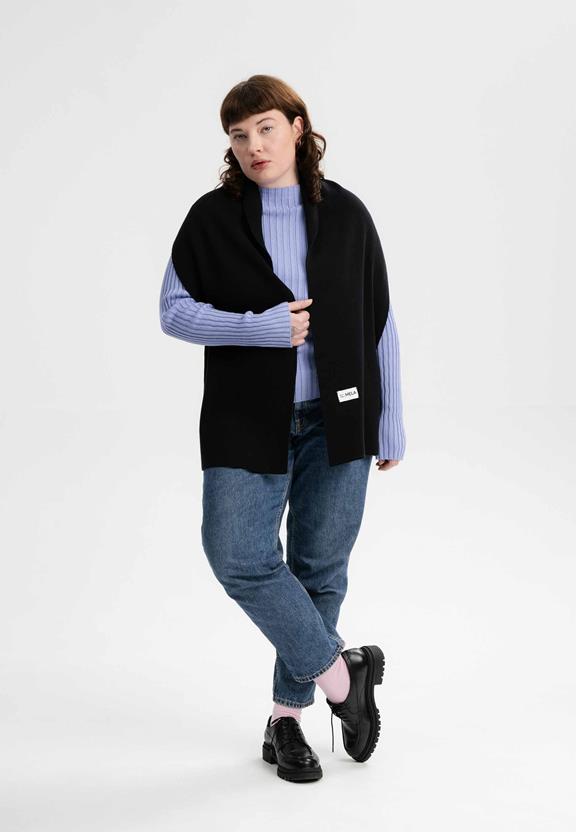 Sjaal Brei Asmee Zwart via Shop Like You Give a Damn