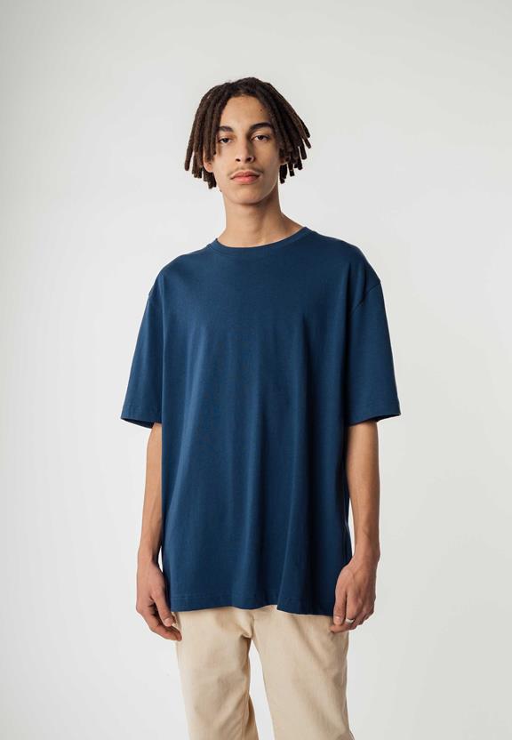 T-Shirt Oversized Heavy Bhajan Donkerblauw via Shop Like You Give a Damn