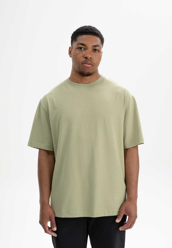 T-Shirt Oversized Heavy Bhajan Tea Leaf Groen via Shop Like You Give a Damn