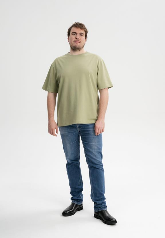 T-Shirt Oversized Heavy Bhajan Tea Leaf Groen from Shop Like You Give a Damn