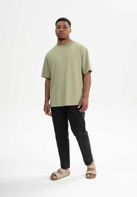 T-Shirt Oversized Heavy Bhajan Tea Leaf Groen from Shop Like You Give a Damn