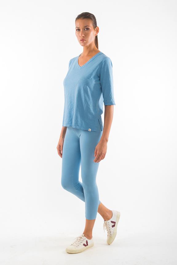 Top Lisa Vervaagde Denim via Shop Like You Give a Damn