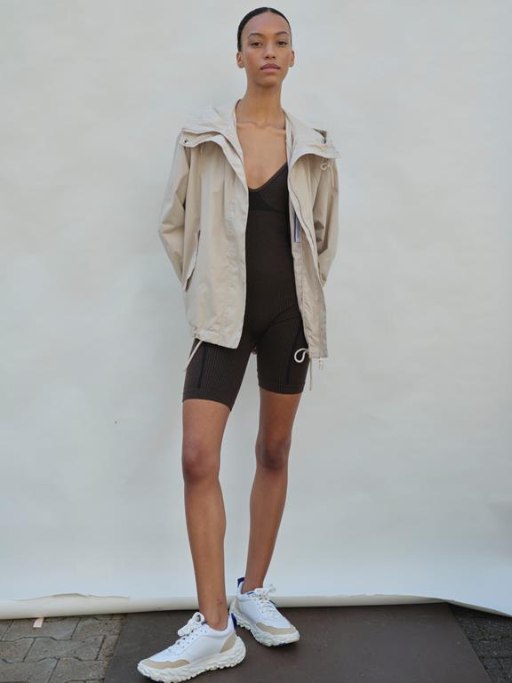 Regenjas Lilli Dark Sand via Shop Like You Give a Damn