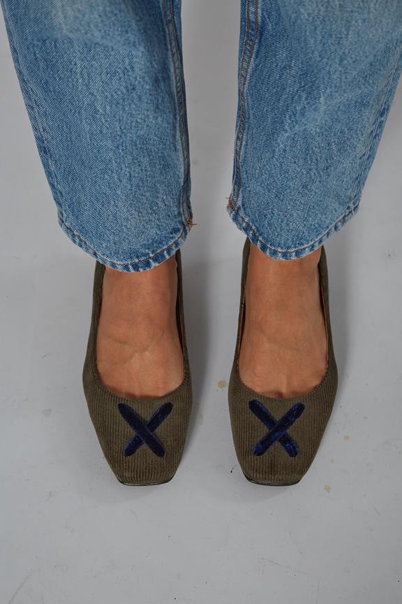 Ballerina's Groene Corduroy & Vegan  Velvet Cross from Shop Like You Give a Damn