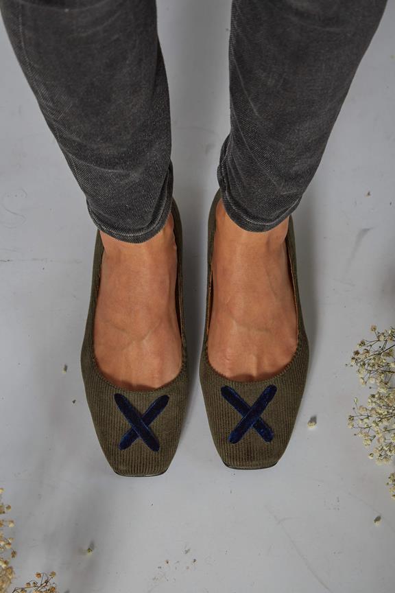 Ballerina's Groene Corduroy & Vegan  Velvet Cross from Shop Like You Give a Damn