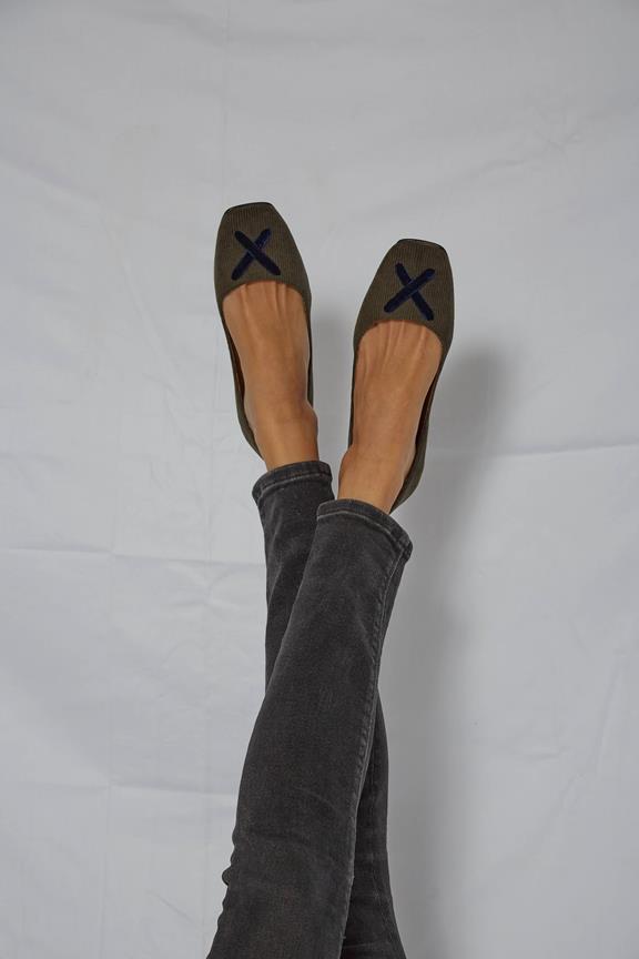 Ballerina's Groene Corduroy & Vegan  Velvet Cross from Shop Like You Give a Damn
