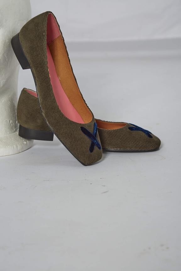 Ballerina's Groene Corduroy & Vegan  Velvet Cross from Shop Like You Give a Damn