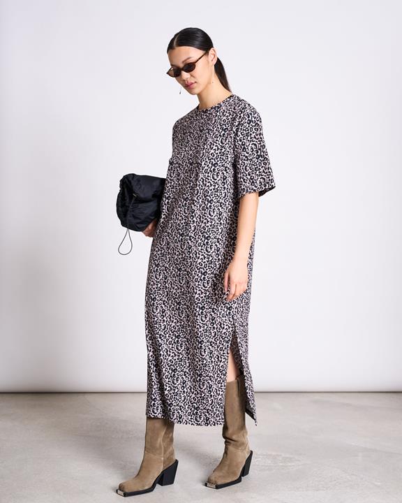Shirtjurk Crovie Leo Print via Shop Like You Give a Damn