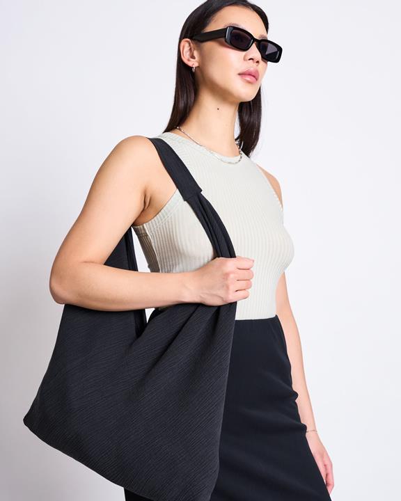 Tas Shopper Crinkle Visby Zwart from Shop Like You Give a Damn