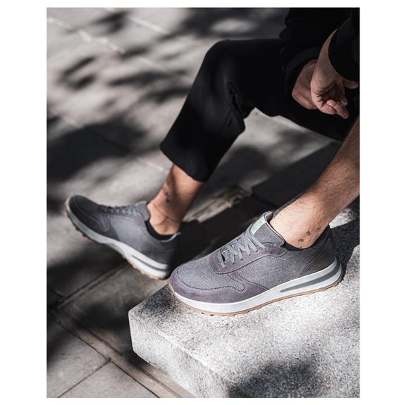 Sneakers Roger Antraciet from Shop Like You Give a Damn