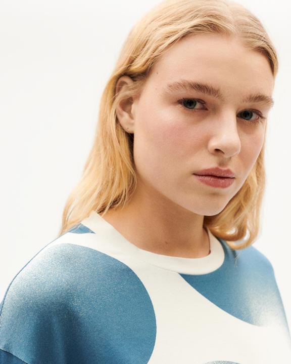 T-Shirt Emily  Blauwe Spray from Shop Like You Give a Damn