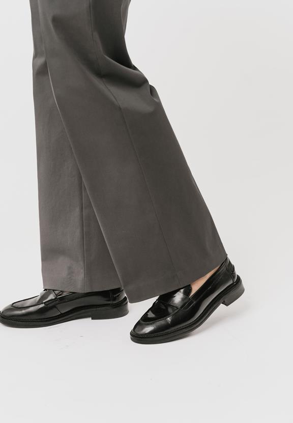 Broek Phoebe Loose Ml Antraciet from Shop Like You Give a Damn