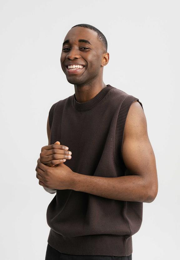 Gebreid Vest Lakesh Brown via Shop Like You Give a Damn