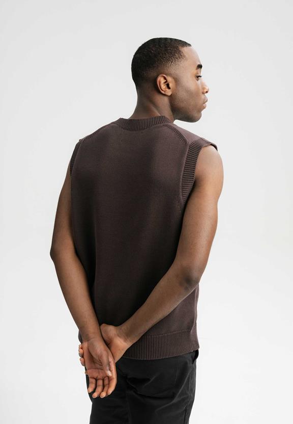 Gebreid Vest Lakesh Brown from Shop Like You Give a Damn