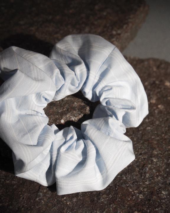 Scrunchie Groot Gestreept Blauw/Wit via Shop Like You Give a Damn