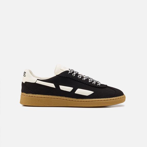 Sneakers M70 Jazzy Zwart via Shop Like You Give a Damn