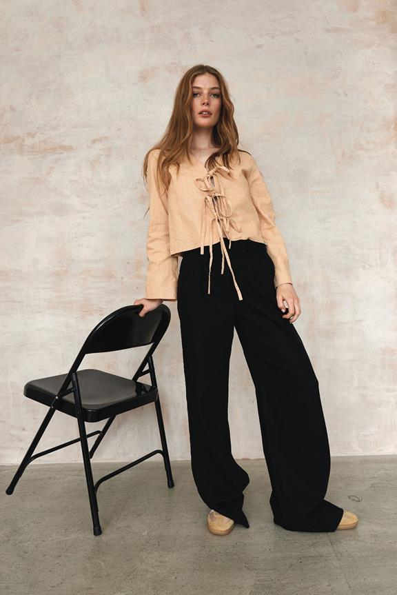 Top Tie Front Savannah Blend Sand