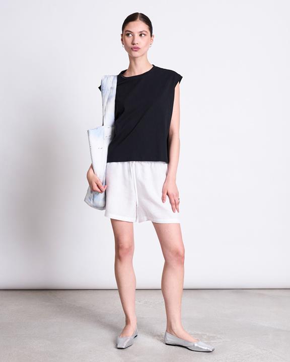 T-Shirt Ovar Zwart via Shop Like You Give a Damn