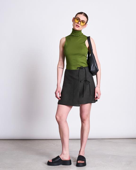 Top Rib Hoge Hals Heeft Houtachtige Olijf via Shop Like You Give a Damn