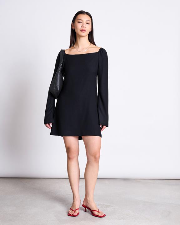 Mini-Jurk Met Vierkante Hals Glad Black via Shop Like You Give a Damn