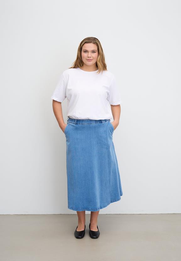 Rok Asta Medium Gewassen Blauwe Denim via Shop Like You Give a Damn