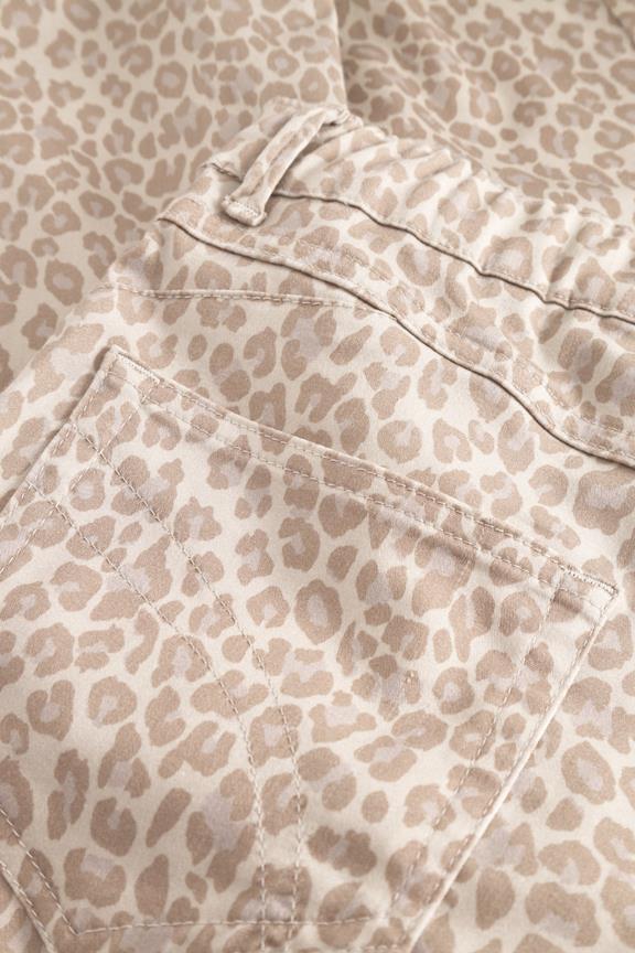 Broek Hannah Regular Xsl Birch Leopard from Shop Like You Give a Damn