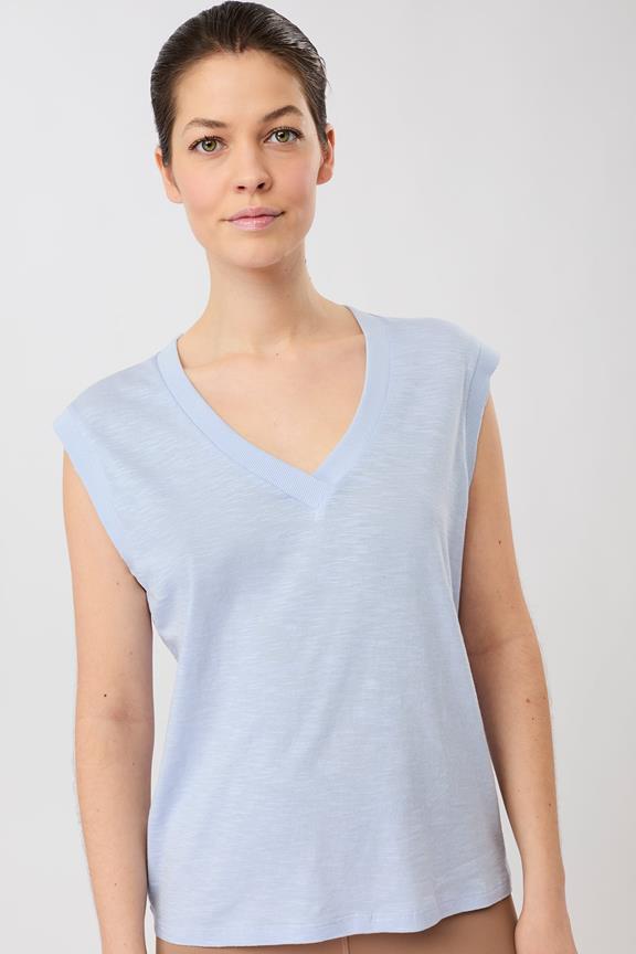 T-Shirt Biarritz Etheral Glow Lichtblauw via Shop Like You Give a Damn