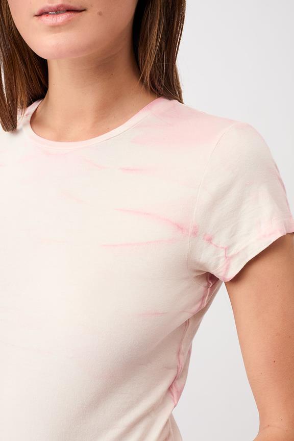 T-Shirt Batik Tie Dye Roos from Shop Like You Give a Damn
