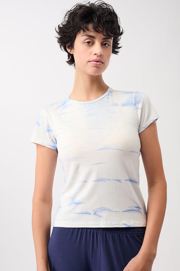 T-Shirt Batik Tie Dye Blauw via Shop Like You Give a Damn