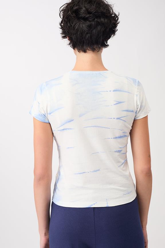 T-Shirt Batik Tie Dye Blauw from Shop Like You Give a Damn