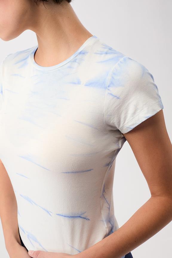 T-Shirt Batik Tie Dye Blauw from Shop Like You Give a Damn