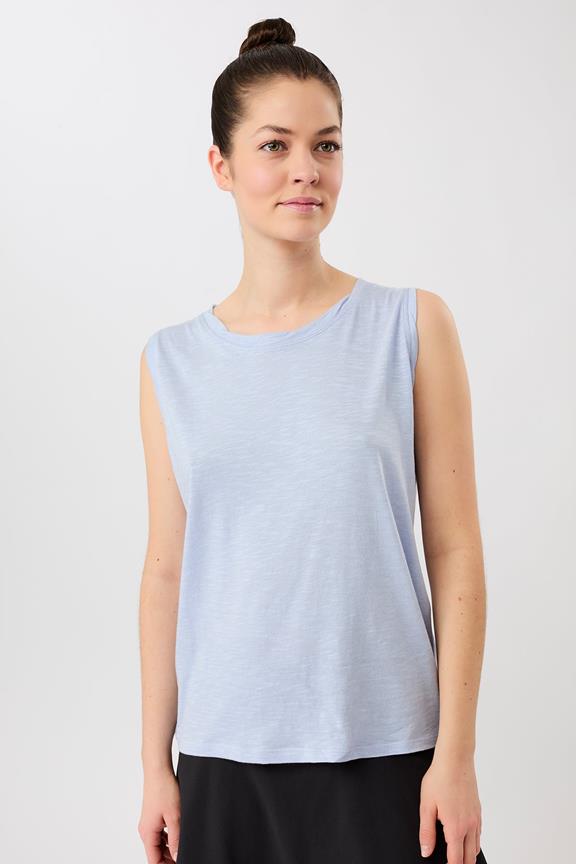 Top Daily Etheral Glow Lichtblauw via Shop Like You Give a Damn