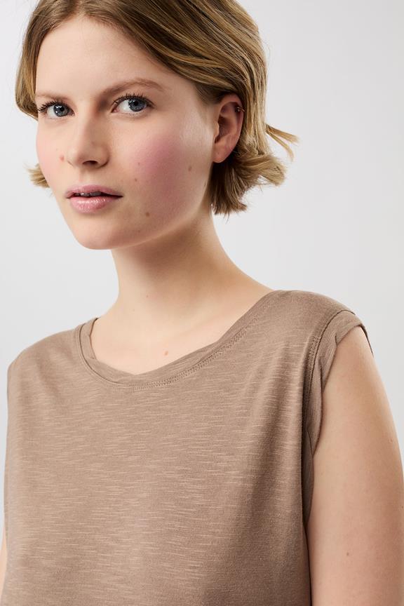 Top Daily Curtado Lichtbruin from Shop Like You Give a Damn