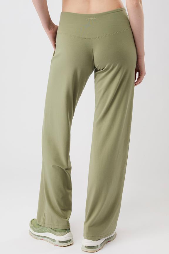 Broek Wijde Pijpen Workout Mossy Bark Groen from Shop Like You Give a Damn