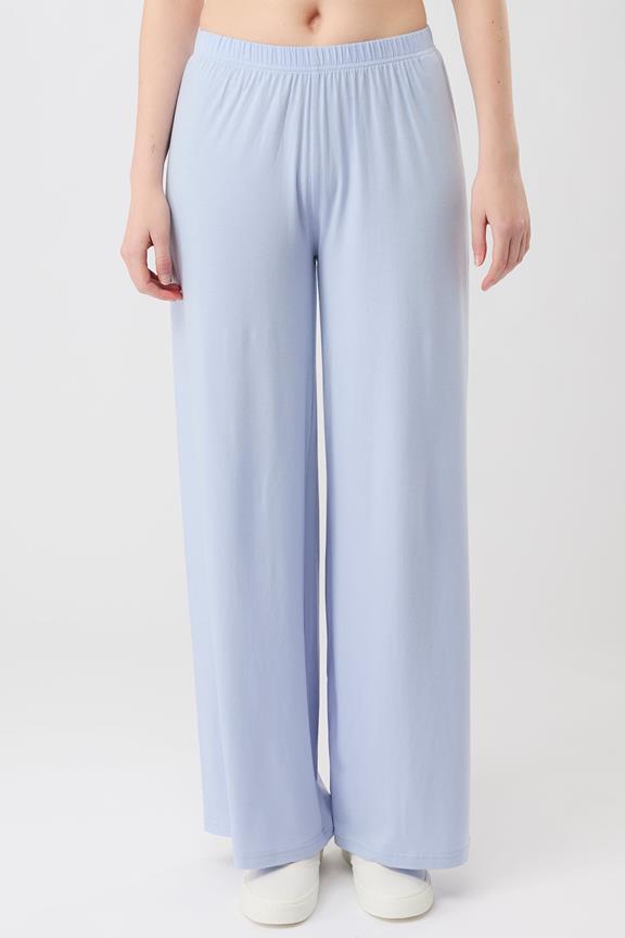 Broek Cozy Day Etheral Glow Lichtblauw via Shop Like You Give a Damn