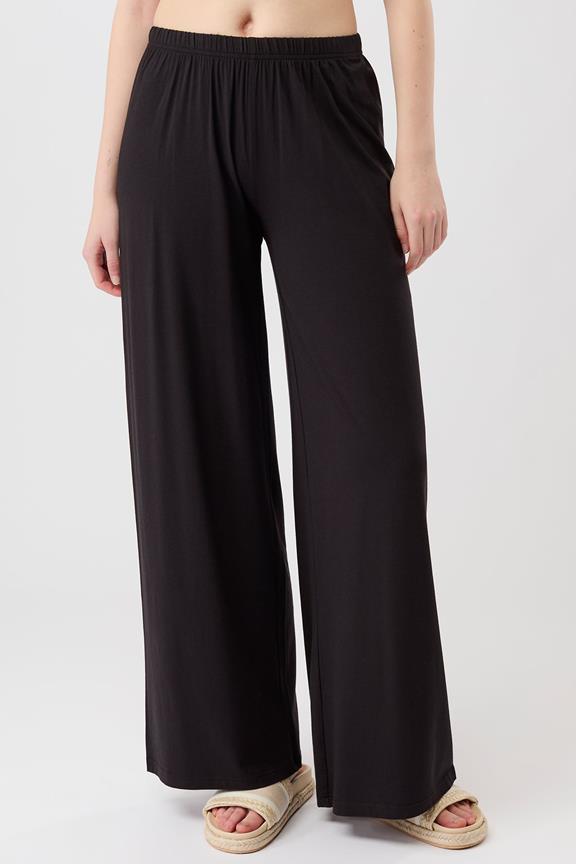 Broek Cozy Day Zwart via Shop Like You Give a Damn
