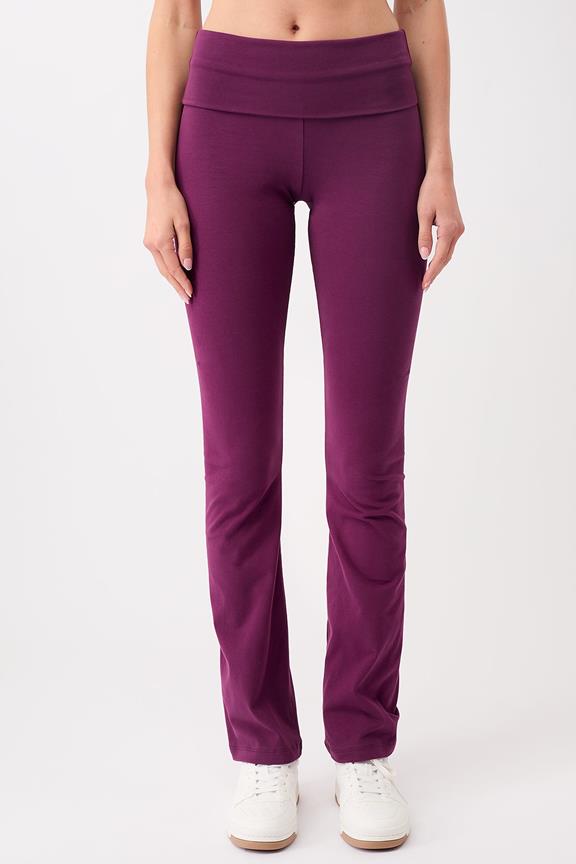 Yogabroek Classic Rolldown Pruimpaars from Shop Like You Give a Damn